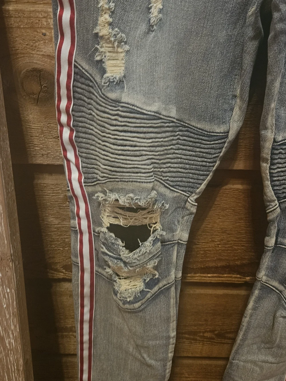 Rue21 Men's Light Blue Distressed Skinny Jeans with Red Side Stripe